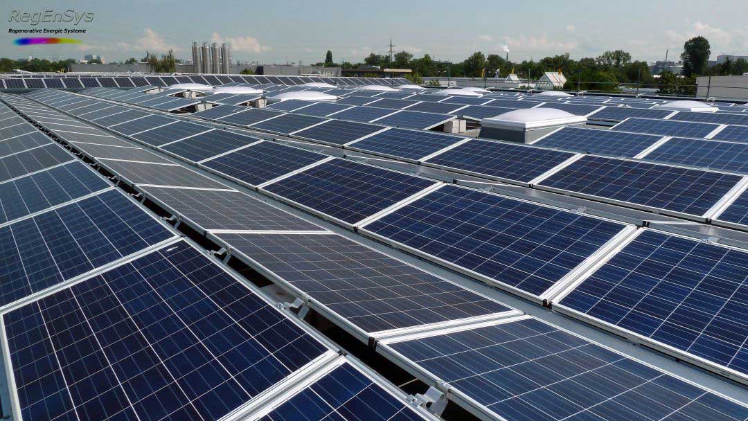 77 kWp Photovoltaikanlage in Ludwigshafen zur Eigenversorgung auf Gewerbehalle