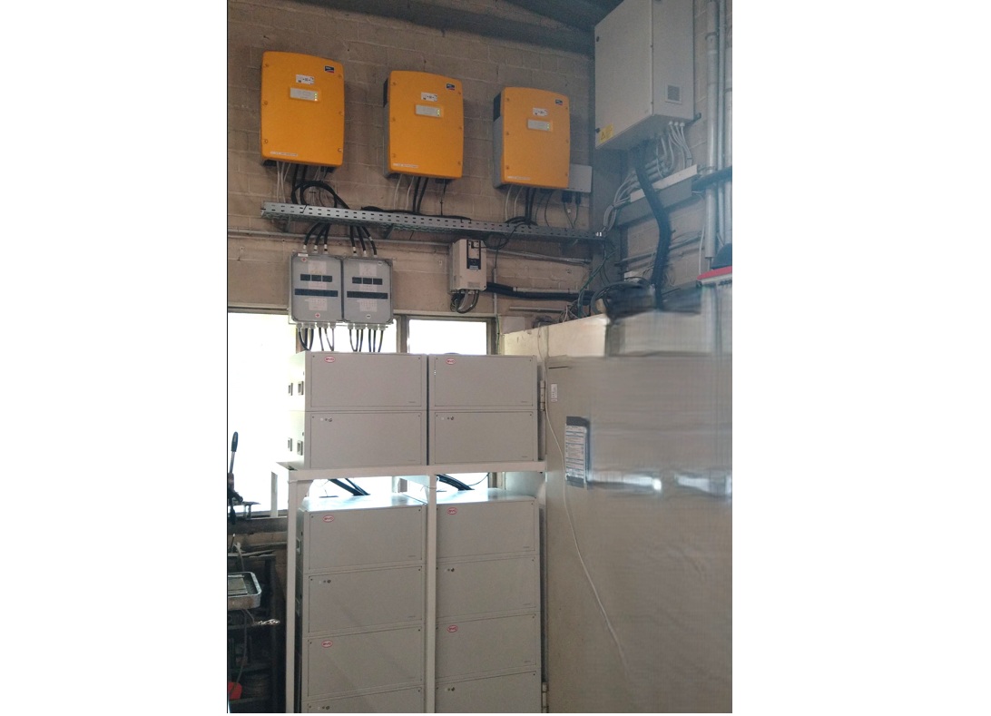 Read more about the article Gewerbespeichersystem in Bobenheim-Roxheim: 3x SMA Sunny Island  8.0H (18kw)  |  6x BYD LVL 15.3 (91 kwh)  |  Automatische Backupumschaltung (125 kVA)  |  (2022 / 2025)